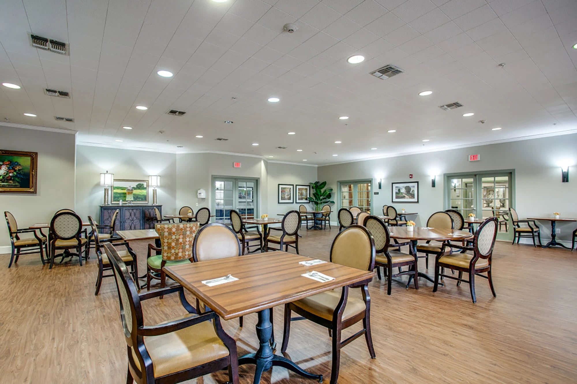 Landing at Stone Oak Building Shot