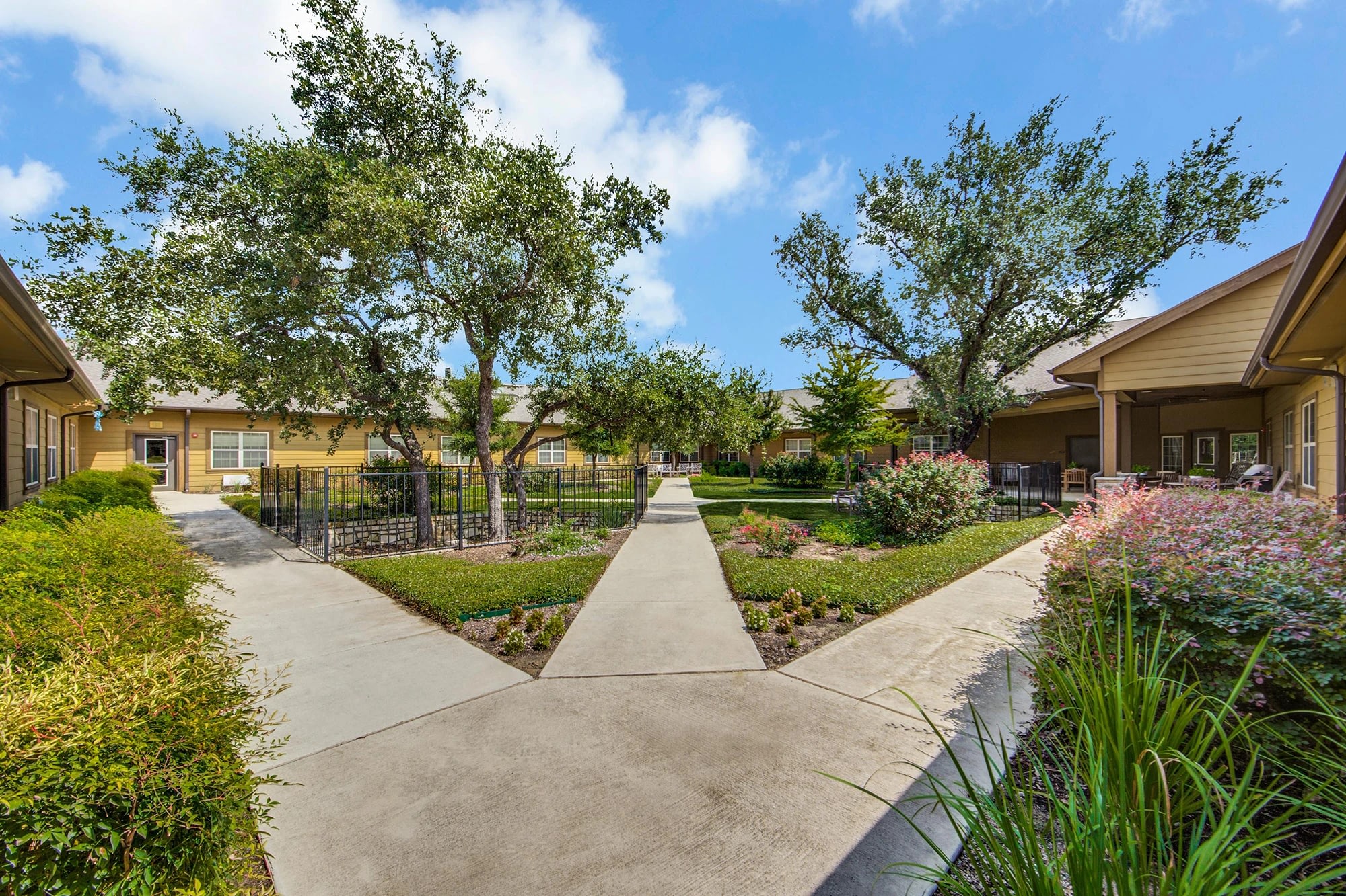 Landing at Stone Oak Building Shot