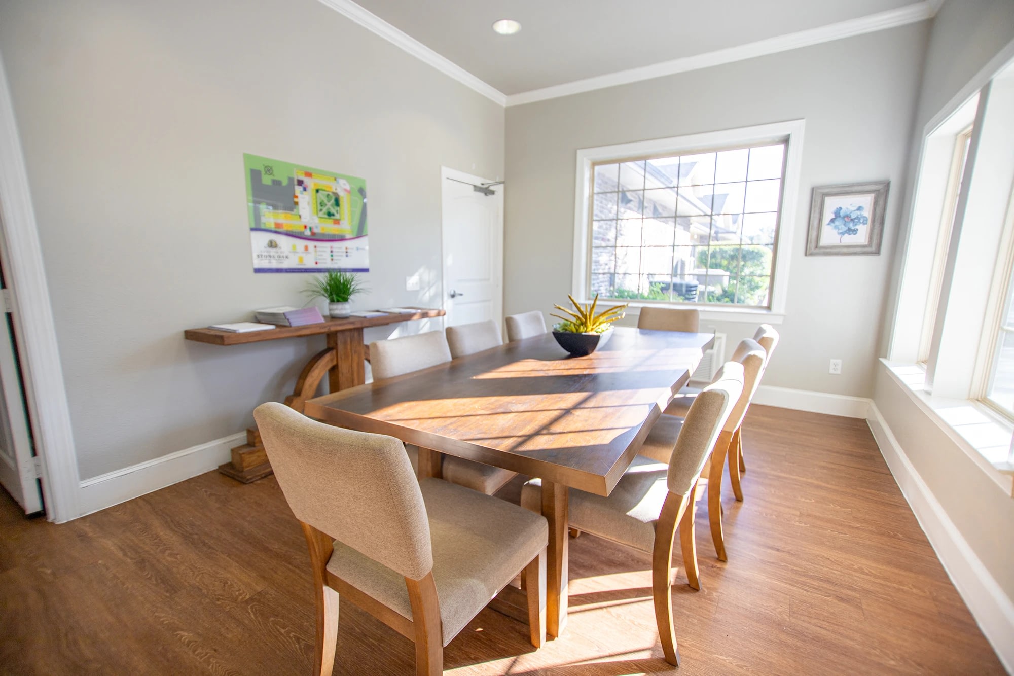 Landing at Stone Oak Building Shot