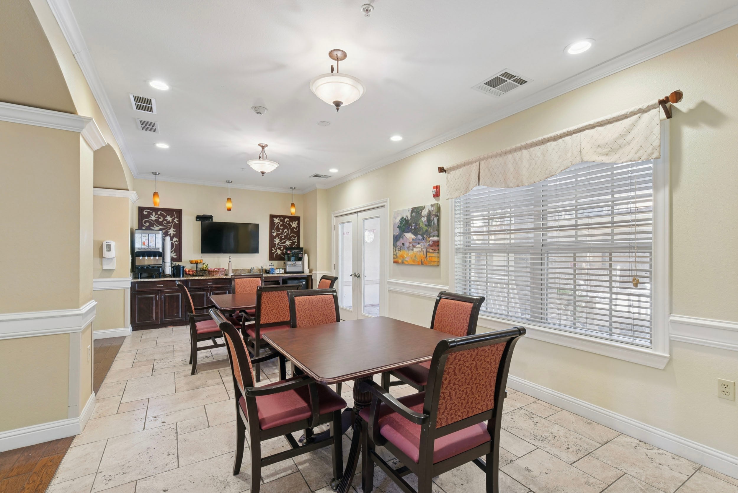 rral clubhouse dining room